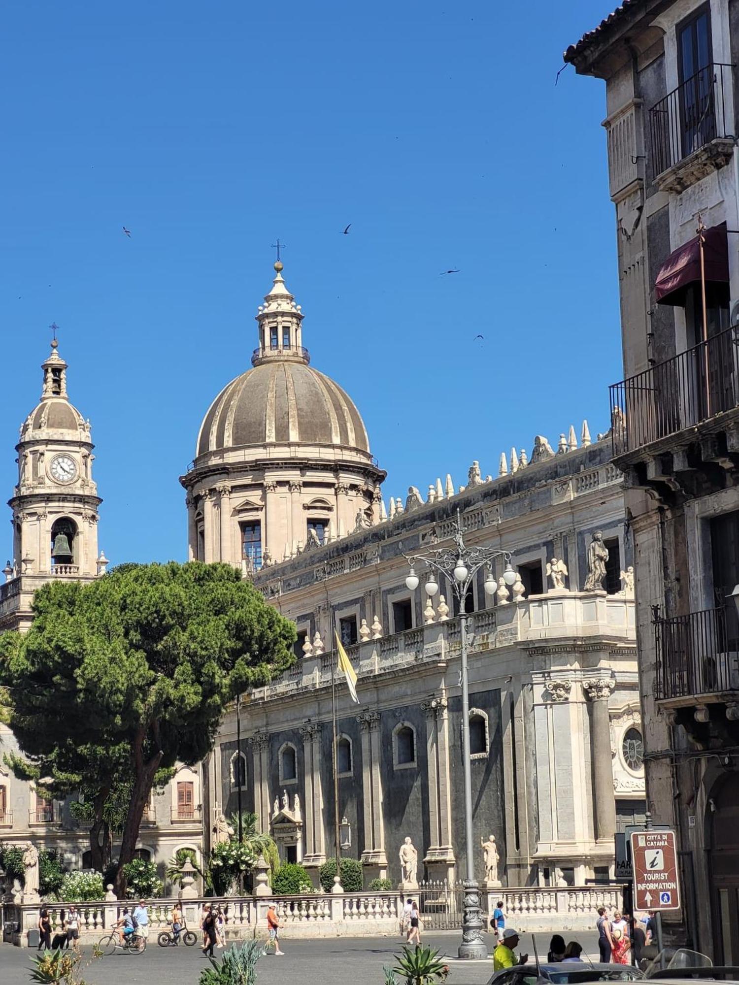 Bed And Books Bed & Breakfast Catania Exterior photo