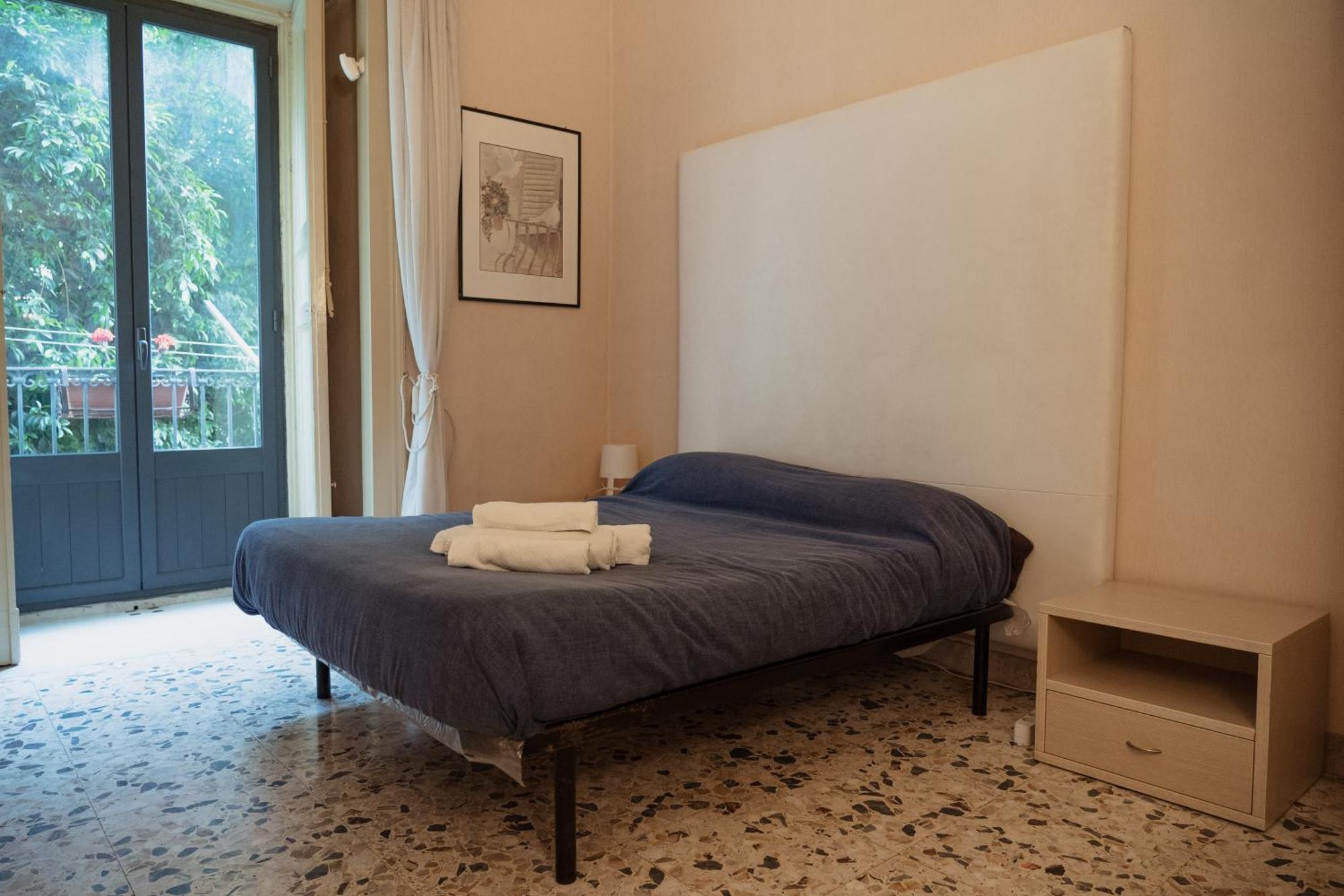 Bed And Books Bed & Breakfast Catania Exterior photo