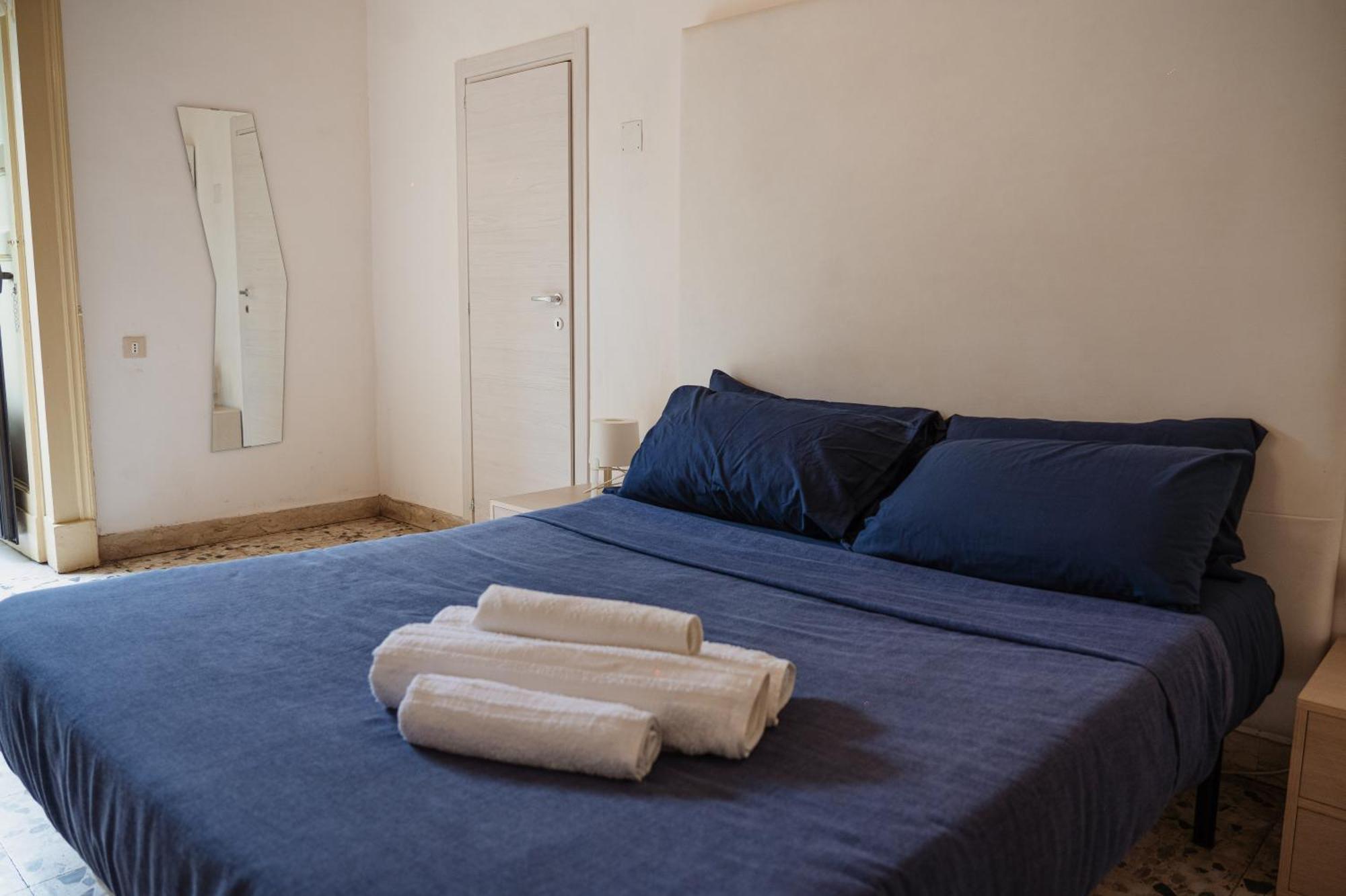 Bed And Books Bed & Breakfast Catania Exterior photo