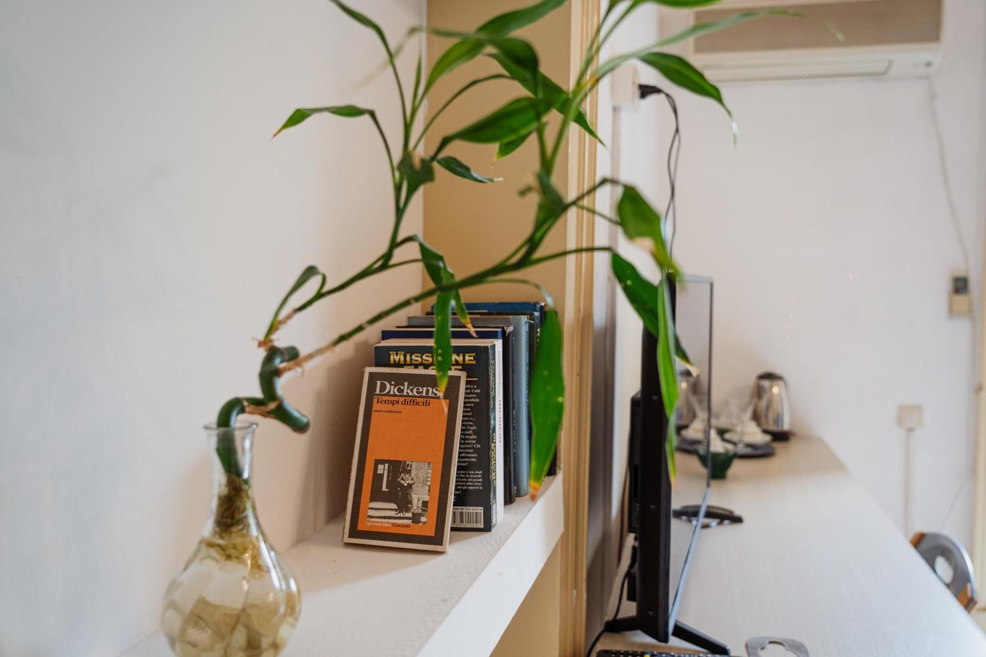Bed And Books Bed & Breakfast Catania Exterior photo