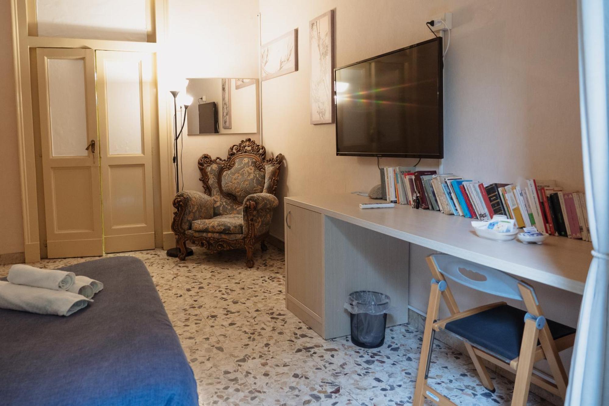 Bed And Books Bed & Breakfast Catania Exterior photo